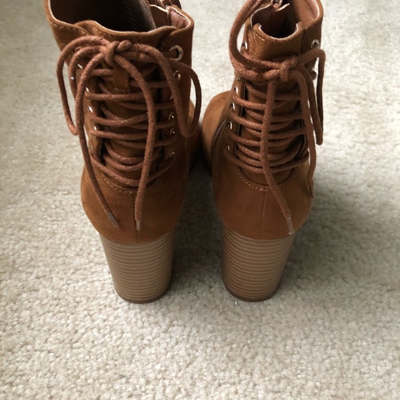 Charlotte Russe Sarah Booties Size 9 Color Chestnut - Picture 3 of 8